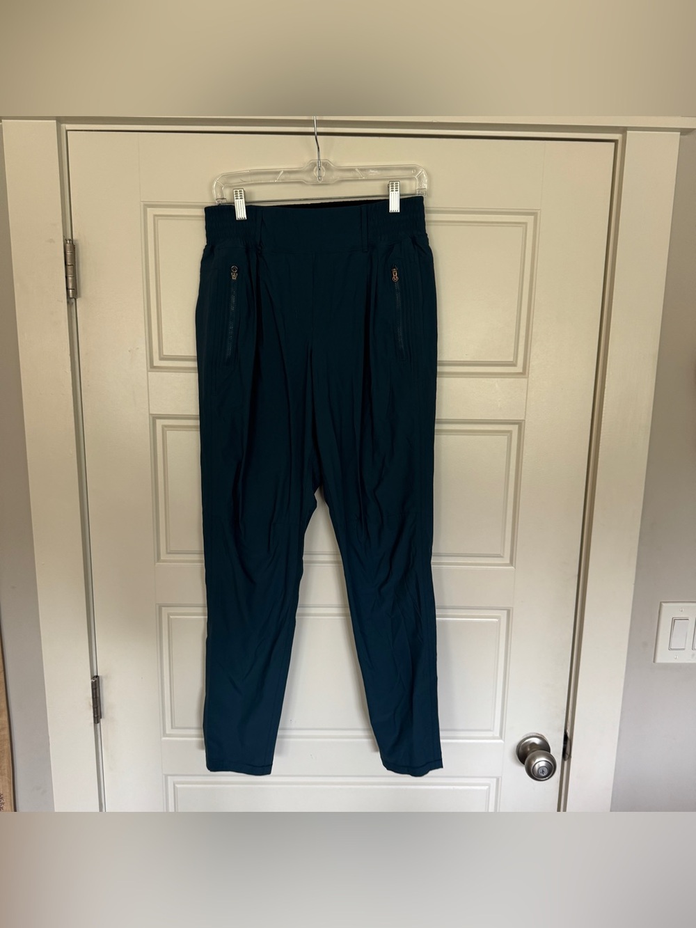 LULULEMON Athletica Lined Blue Windbreaker Type Pants Women’s‎ Size 6